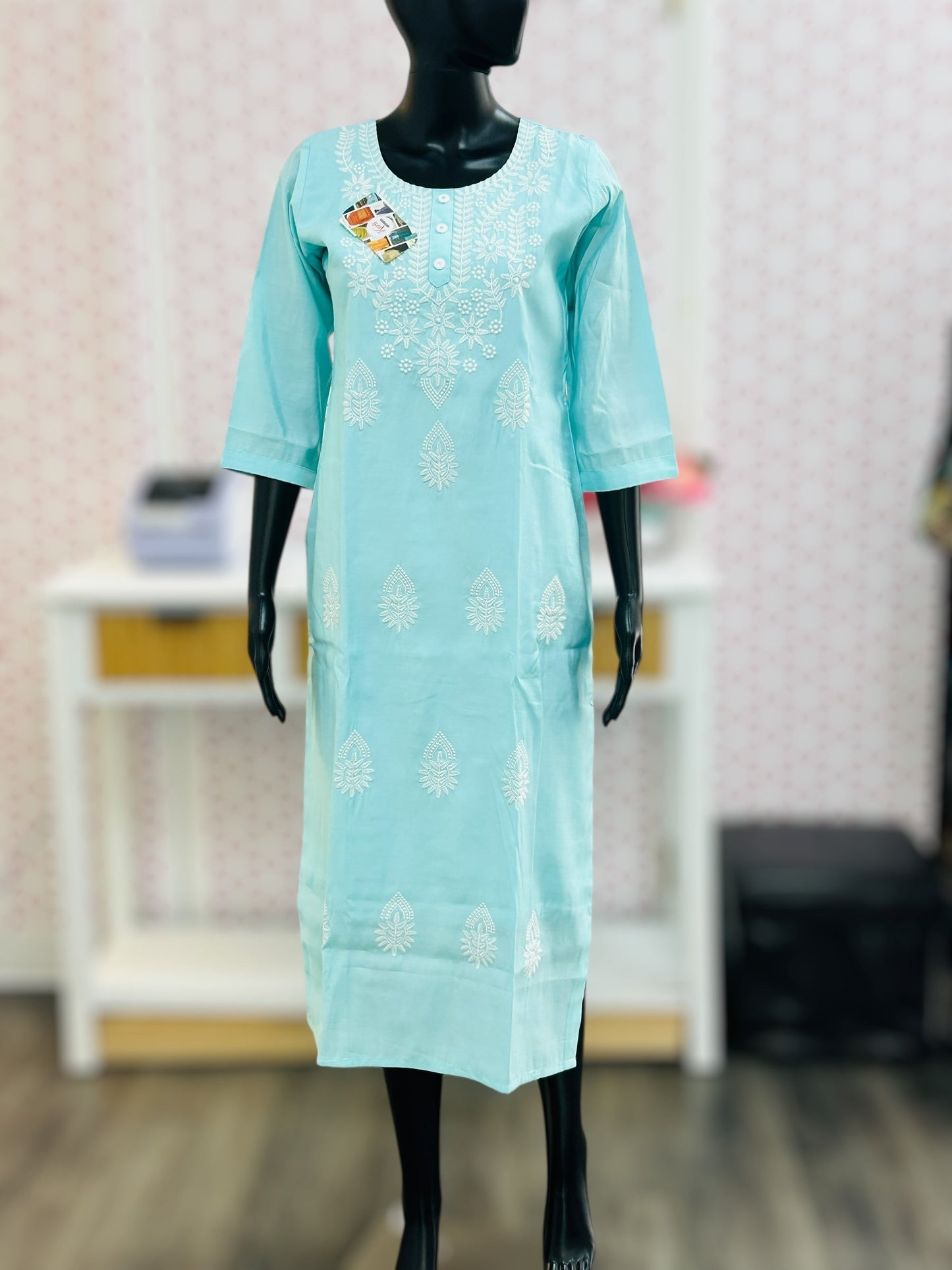 Chikankari kurti