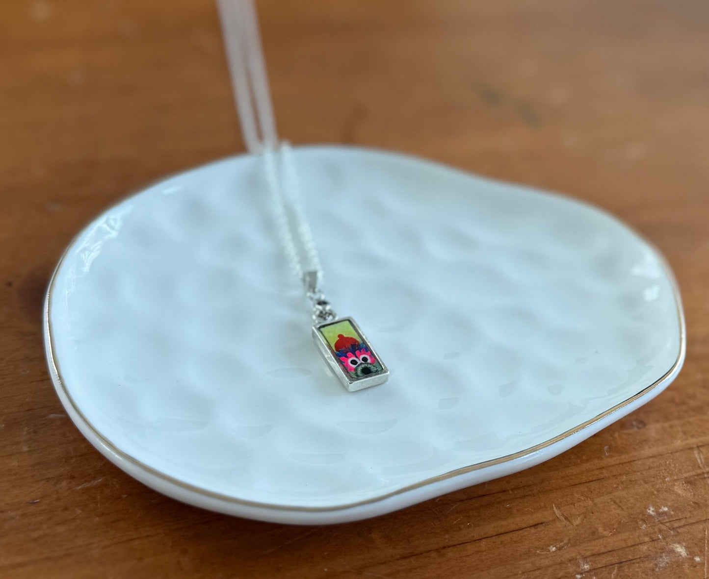 Hand-Painted Peeking Phanatic | Selling Fast