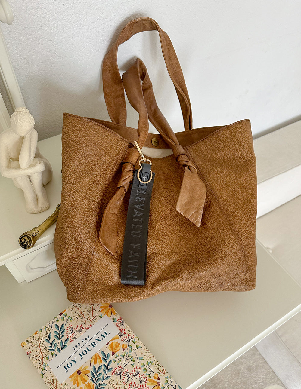 Black Oversized Logo Keychain - Concordia Style Boutique