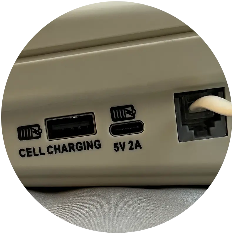 D520U Full-Featured Console Telephone with USB-A & USB-C Charging Ports