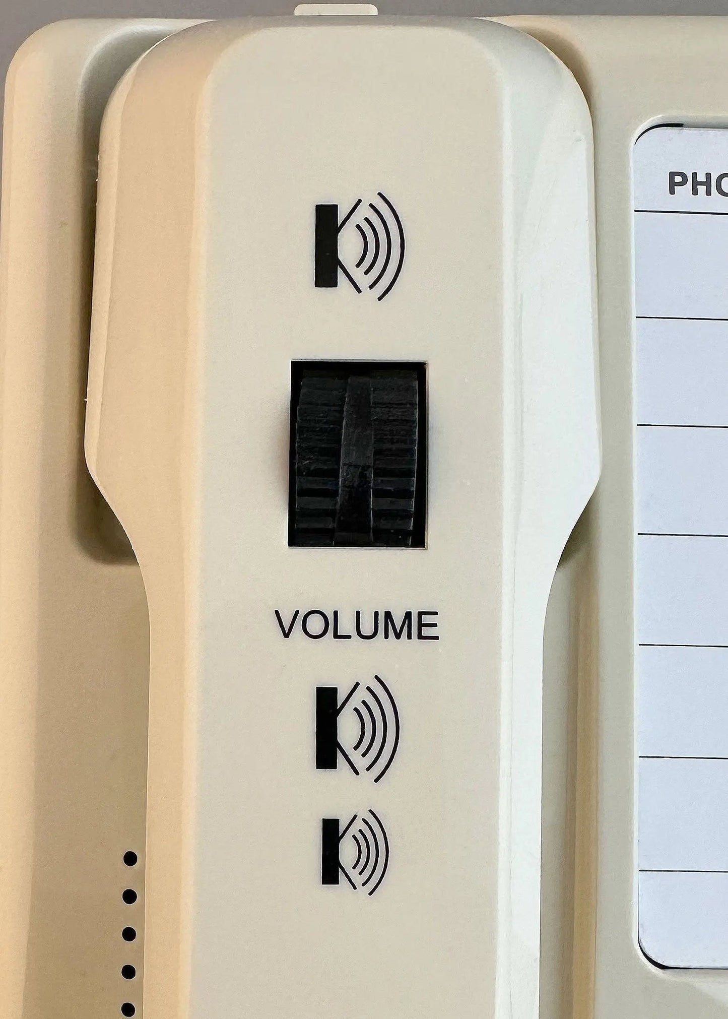 D520U Full-Featured Console Telephone with USB-A & USB-C Charging Ports