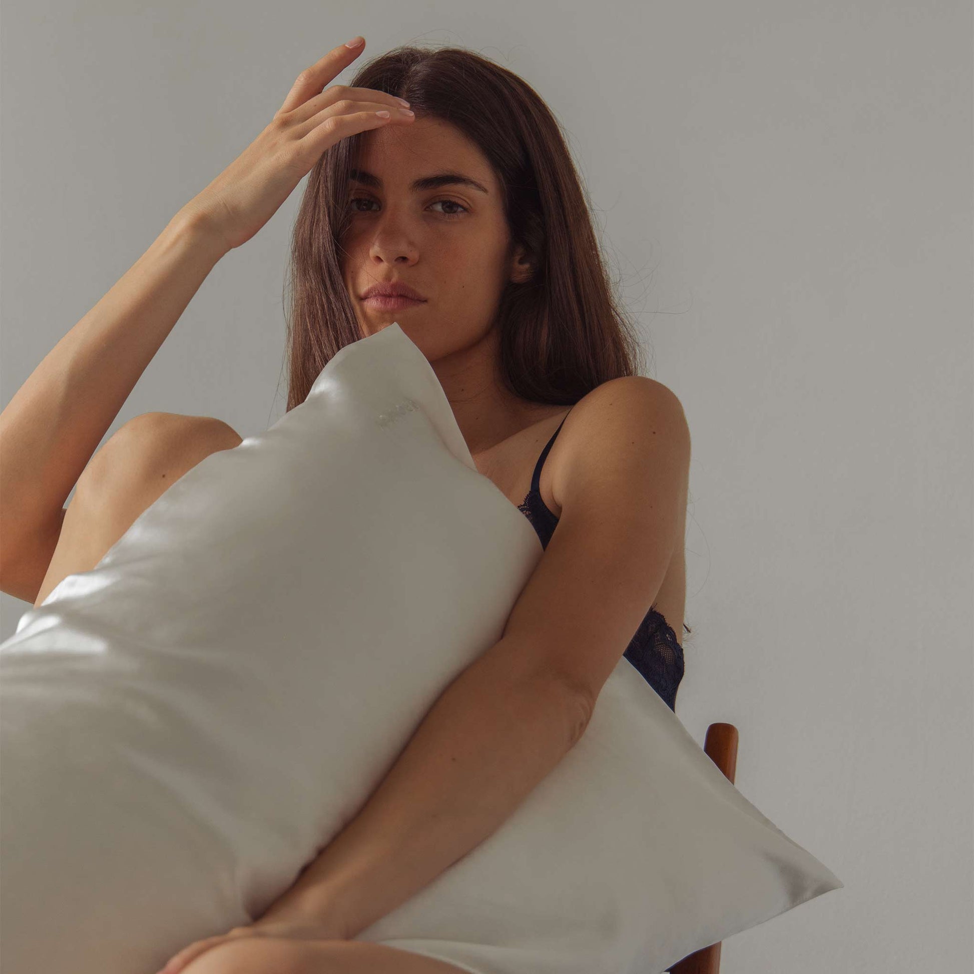 Akoya Pearl Silk Pillowcase - Concordia Style Boutique