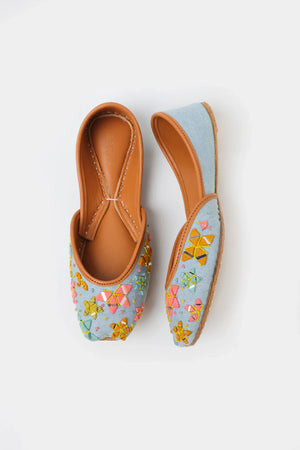 Descriptive image text