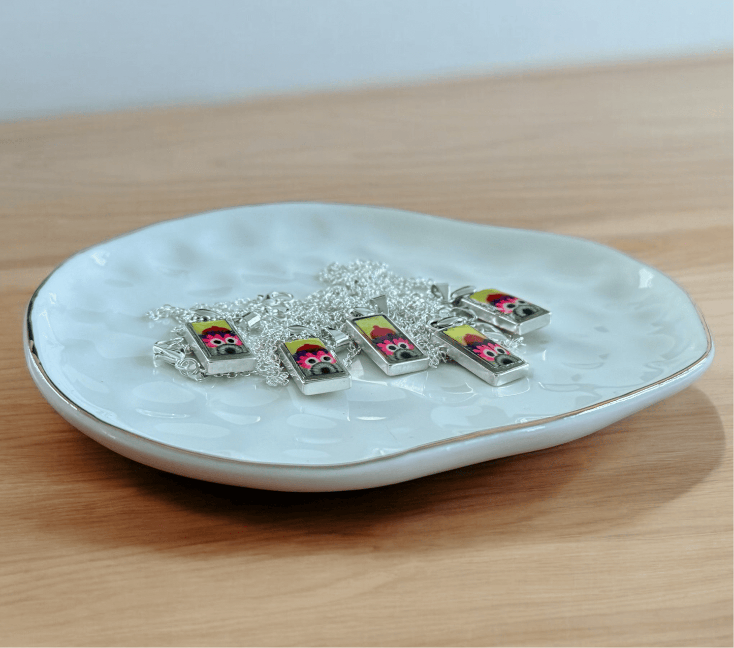 Hand-Painted Peeking Phanatic | Selling Fast