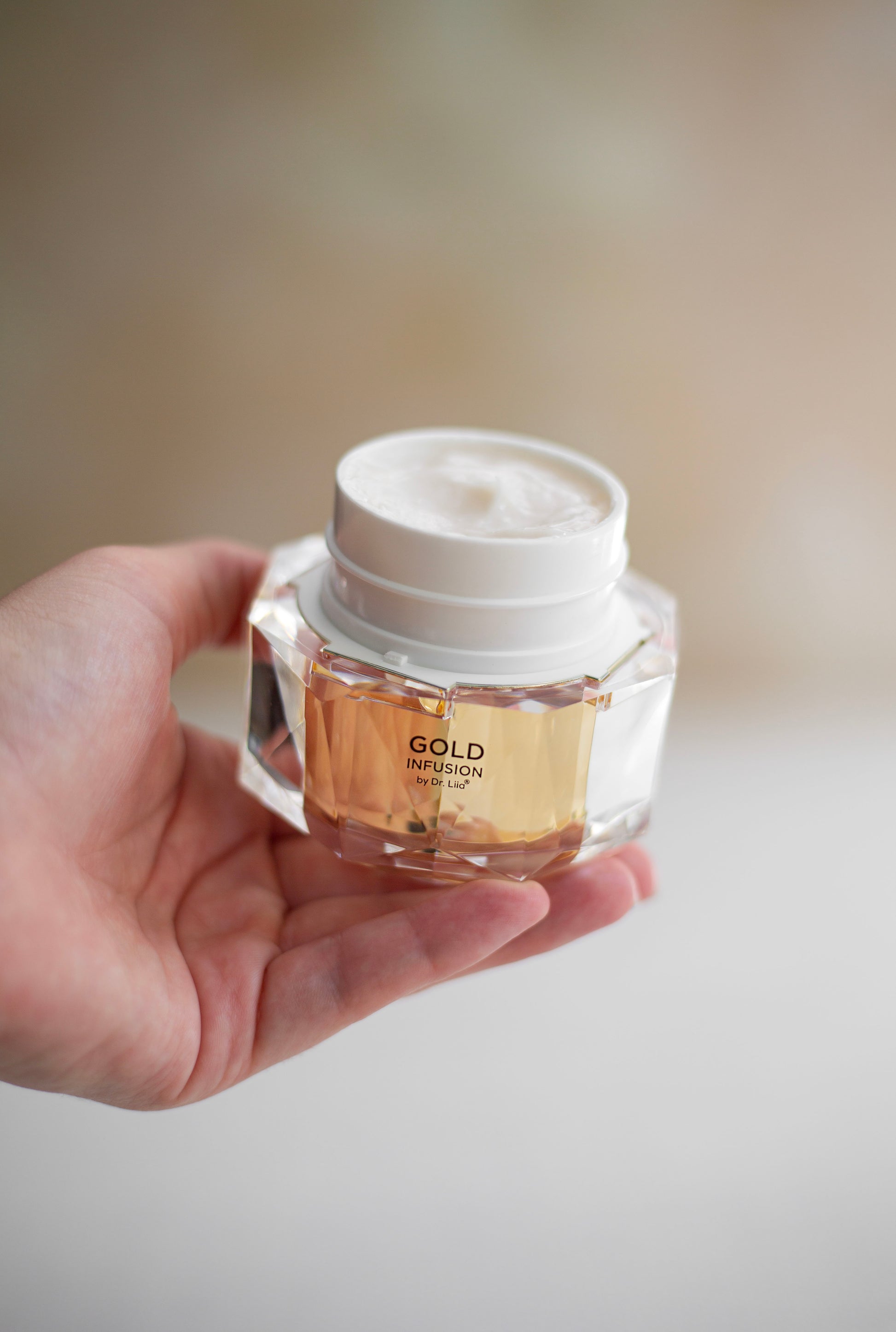 Gold Peptide Moisturizer with Niacinamide and Ceramide - Concordia Style Boutique