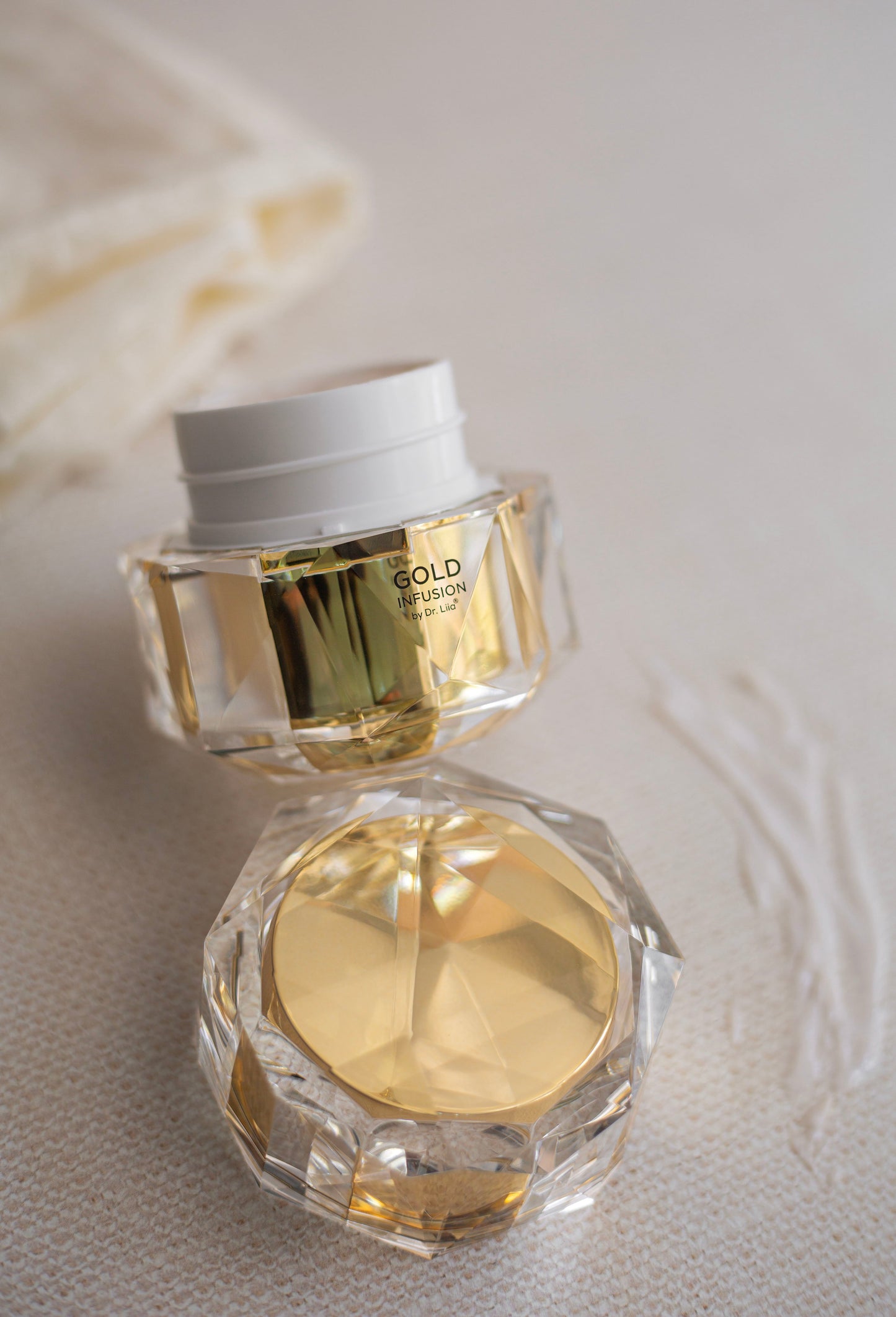 Gold Peptide Moisturizer with Niacinamide and Ceramide - Concordia Style Boutique