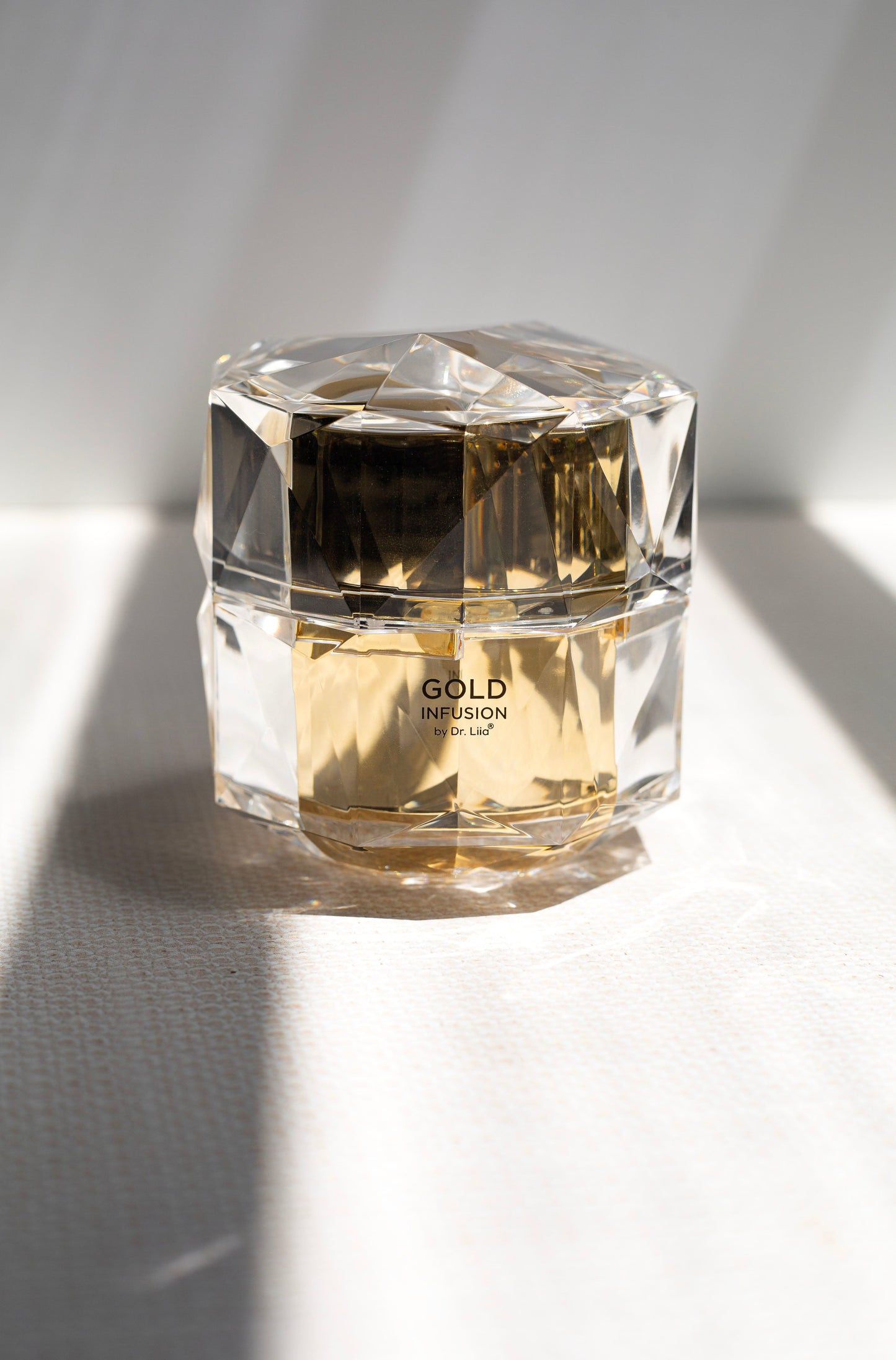 Gold Peptide Moisturizer with Niacinamide and Ceramide - Concordia Style Boutique