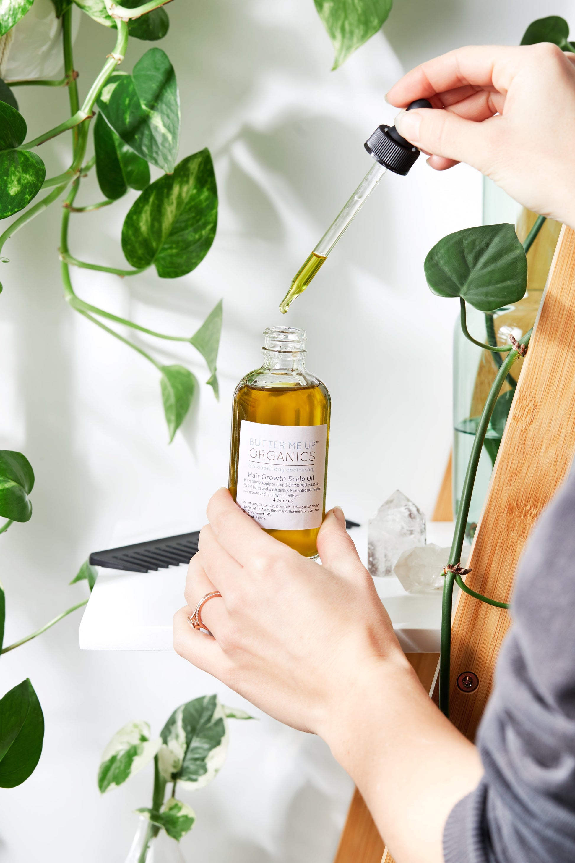 Organic Scalp Treatment / Scalp Oil / Hair Growth / Organic Hair Oil / Hair Repair / Healthy Scalp / Herbal Treatment / Glass Bottle - Concordia Style Boutique