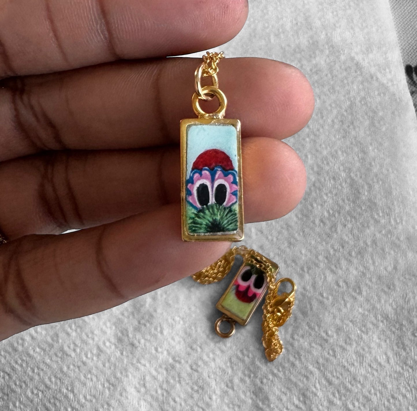 Hand-Painted Peeking Phanatic | Selling Fast