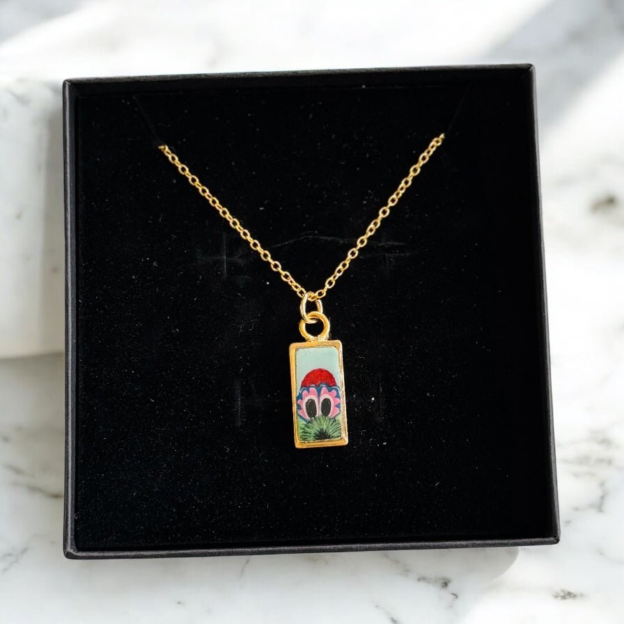 Hand-Painted Peeking Phanatic | Selling Fast