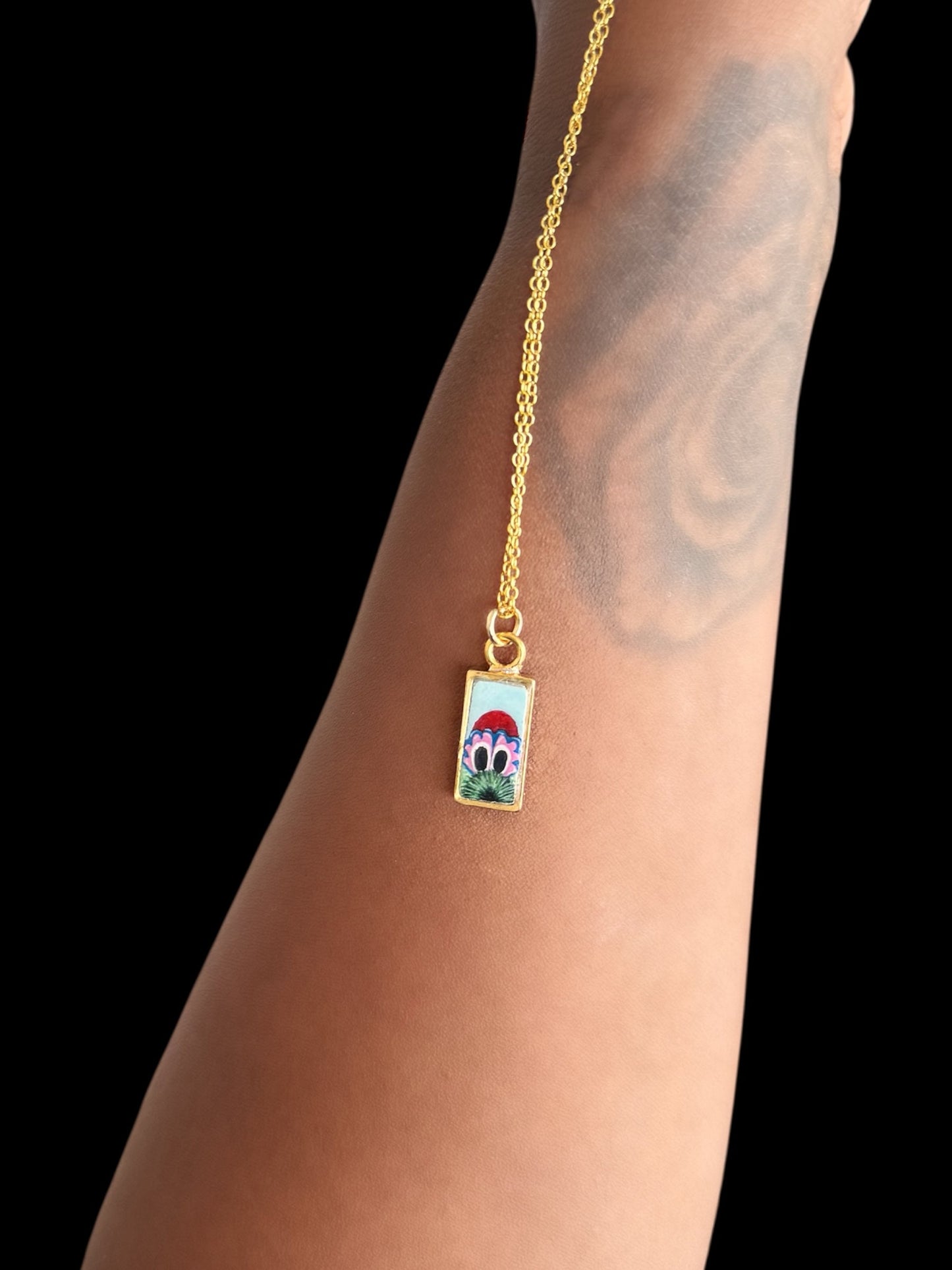 Hand-Painted Peeking Phanatic | Selling Fast