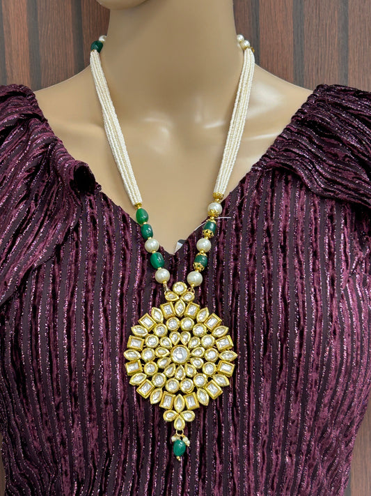 Big pendant kundan necklace