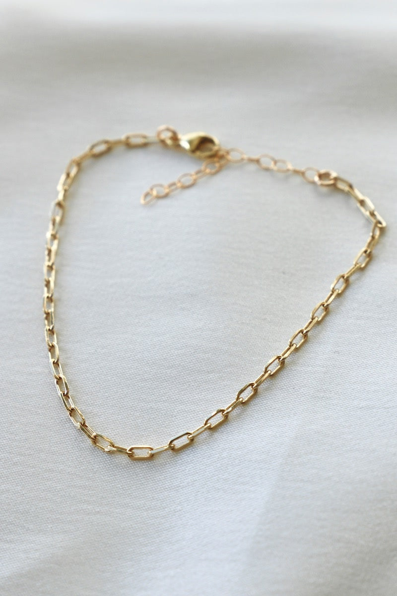 MINIATURE PAPERCLIP CHAIN BRACELET - Concordia Style Boutique