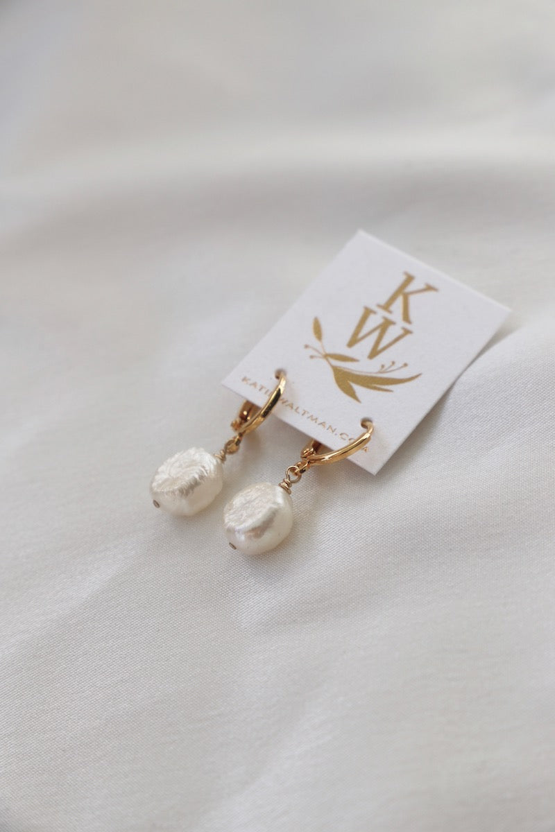 KESHI PEARL NUGGET HUGGIES - Concordia Style Boutique