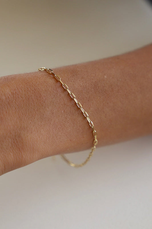 MINIATURE PAPERCLIP CHAIN BRACELET - Concordia Style Boutique