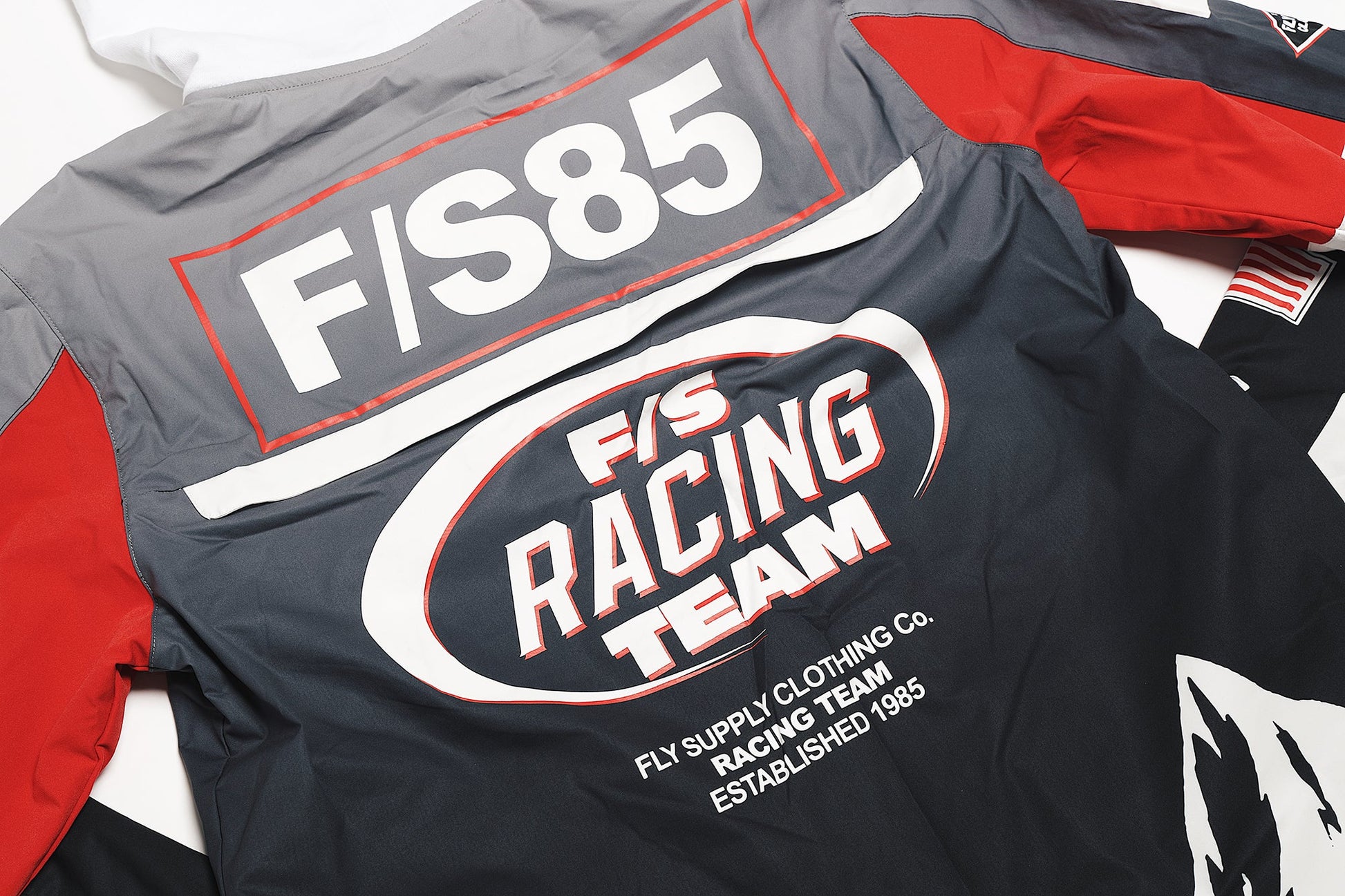 Paperchaser Windbreaker Pullover (Black) - Concordia Style Boutique