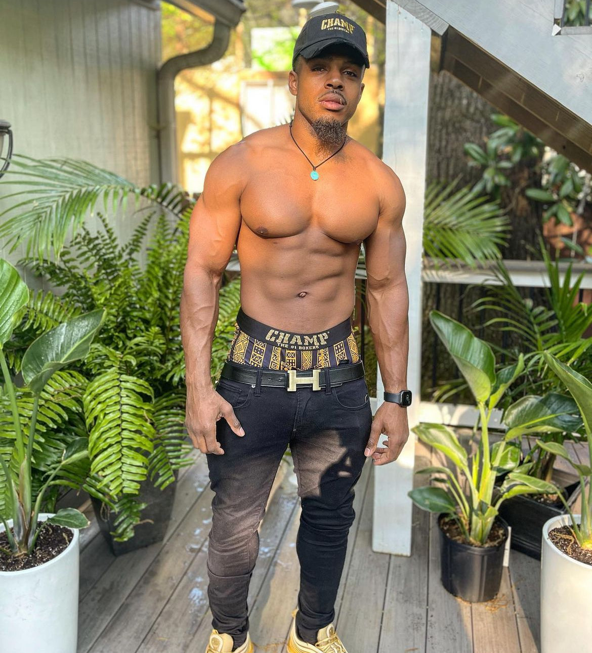 Black and Gold Vintage Hat - Concordia Style Boutique