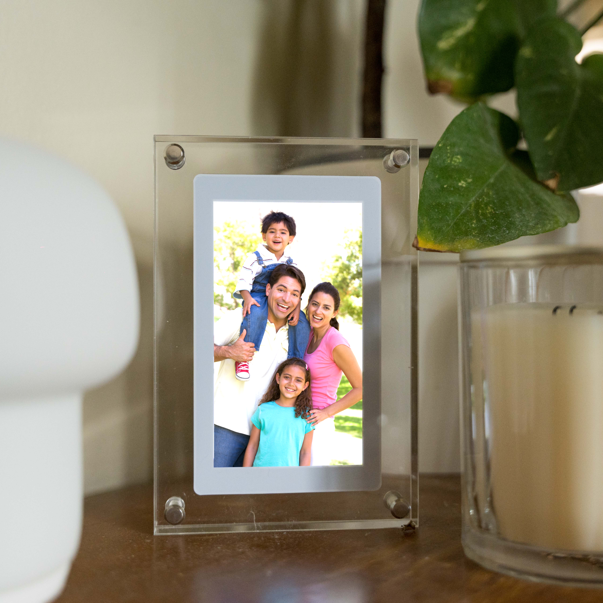Motion Video Frame - Concordia Style Boutique
