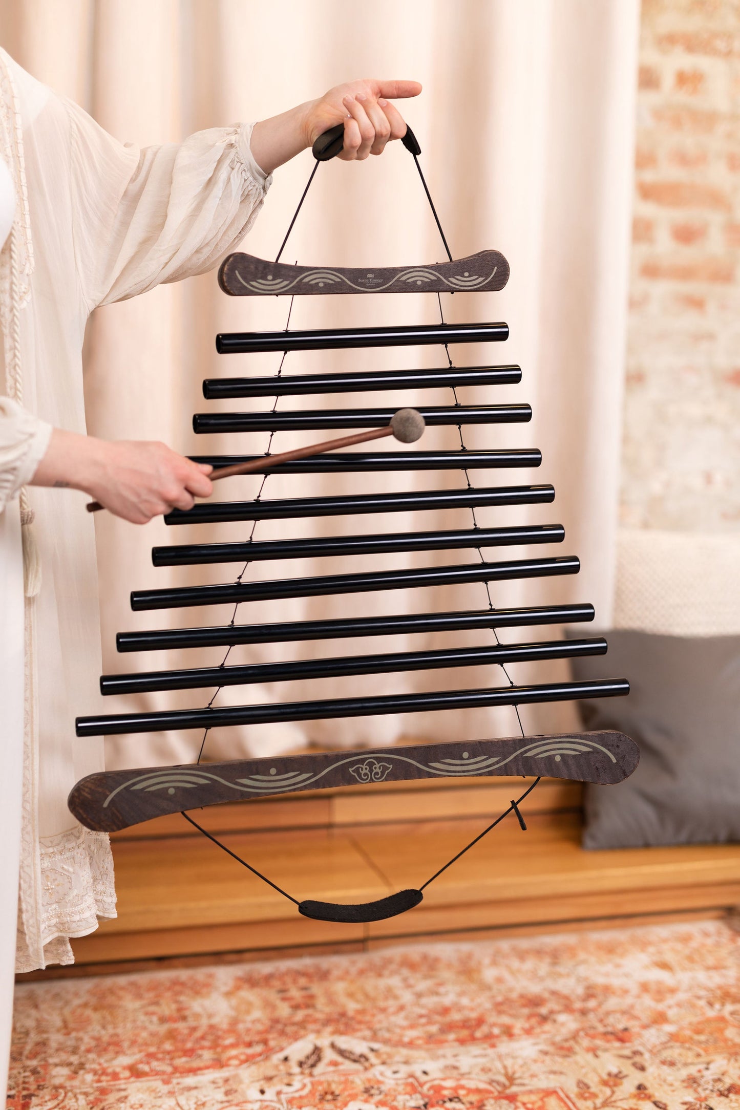 38" Meditation Flow Chime, 432 Hz, 10 Notes, E Minor, Black