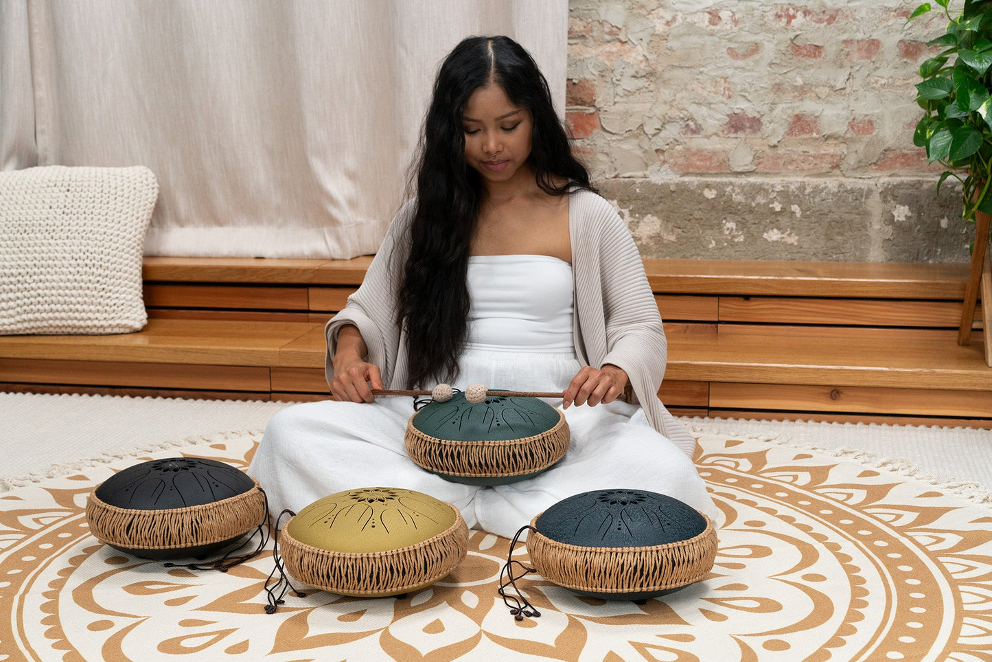 10" Medium Octave Steel Tongue Drum, B Minor, 8 Notes, 432 Hz, Black