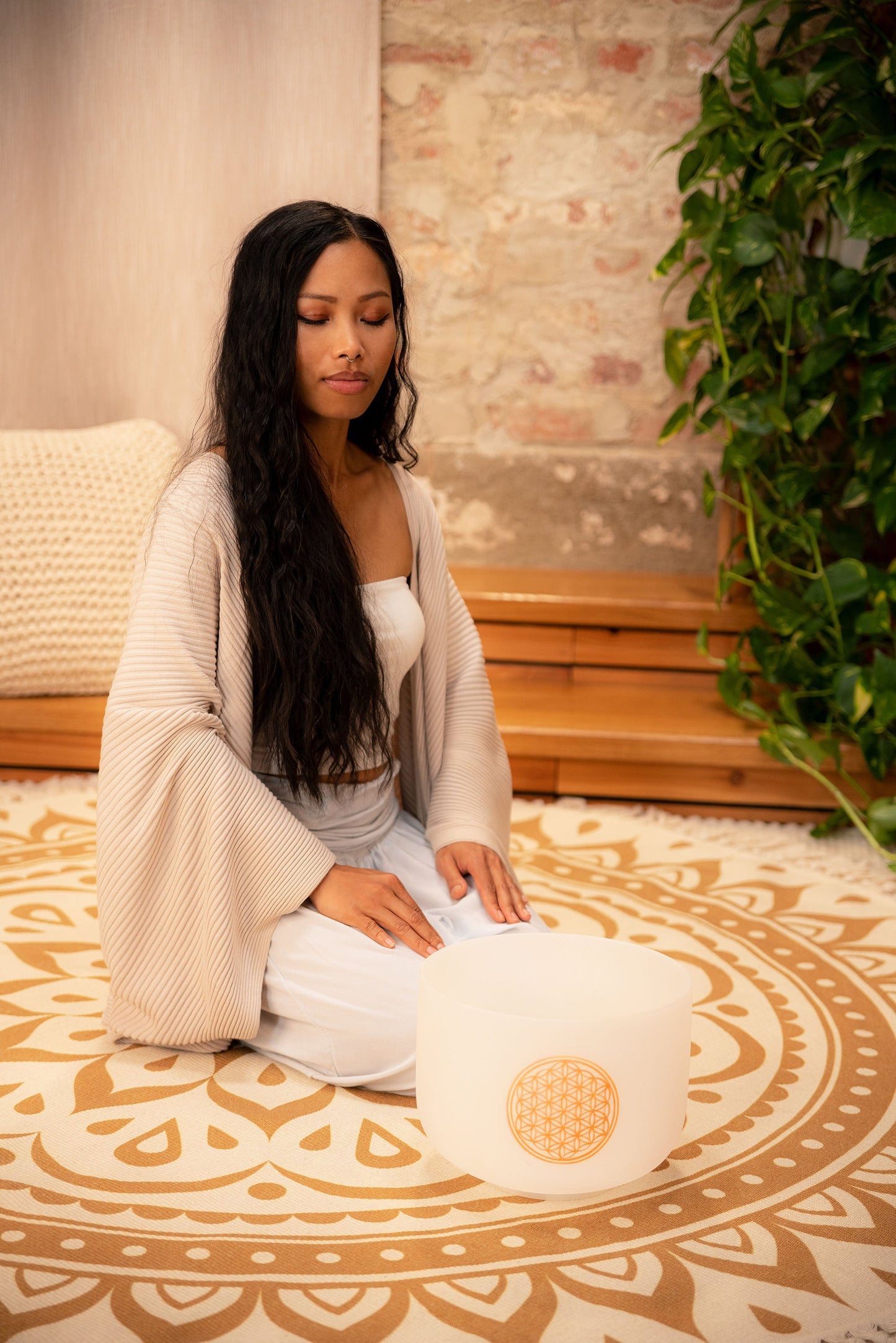 10" White-Frosted Crystal Singing Bowl, Flower of Life 128 Hz