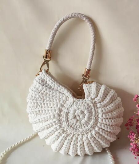 Miss Sparkling Hand-Crocheted Conch Shell Bag