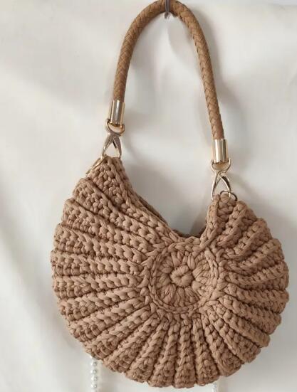 Miss Sparkling Hand-Crocheted Conch Shell Bag