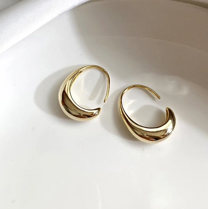 GOLD DROP HOOP EARRINGS (PAIR) - Concordia Style Boutique