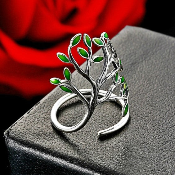 GREEN LEAF RING (ADJUSTABLE) - Concordia Style Boutique