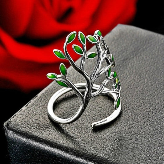 GREEN LEAF RING (ADJUSTABLE) - Concordia Style Boutique