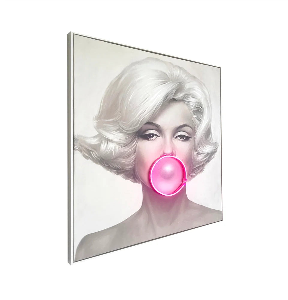 Marilyn Monroe Bubble Gum LED Wall Art – Pink LED Canvas with Bubble Accent