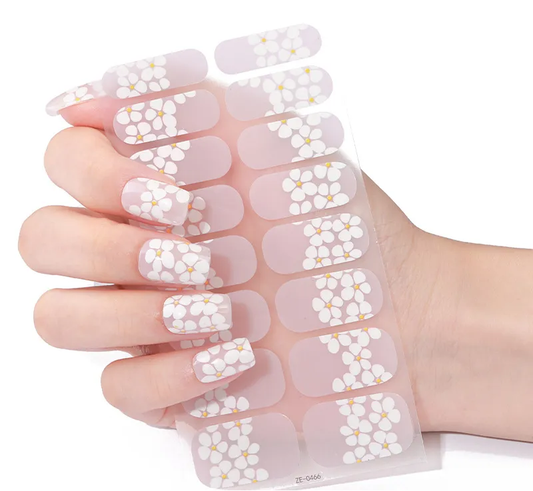 The Daisy Gel Nails