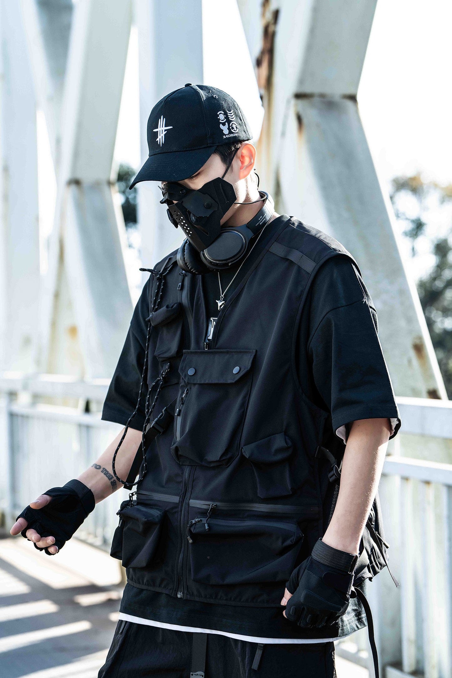 DuskV01 X2 Vest - Concordia Style Boutique