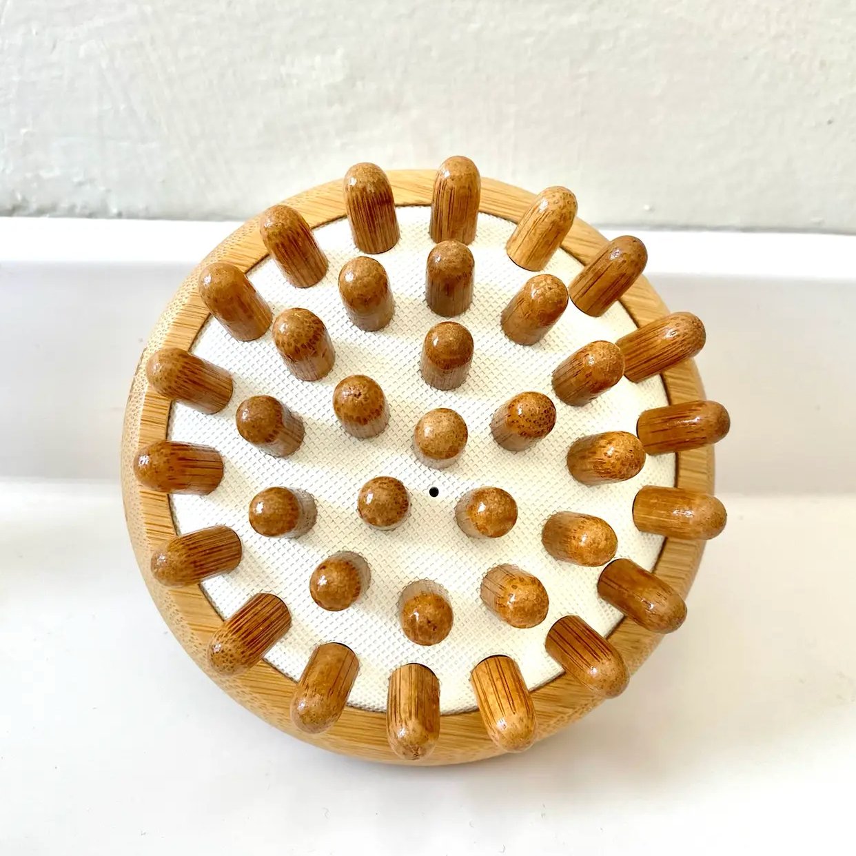 Bamboo Stimulating Scalp Massager - Concordia Style Boutique