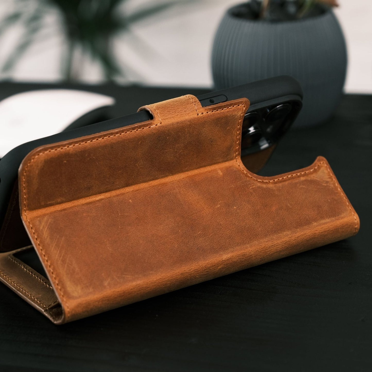 Casper Leather iPhone 15 Series Wallet Case - Concordia Style Boutique