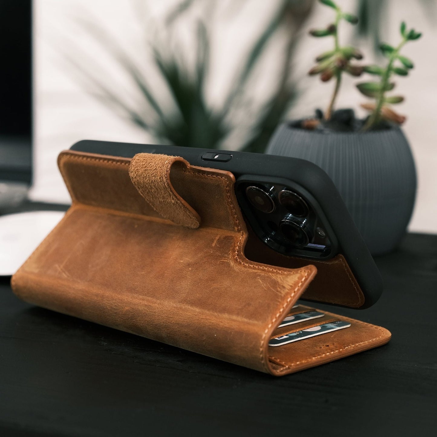 Casper Leather iPhone 15 Series Wallet Case - Concordia Style Boutique