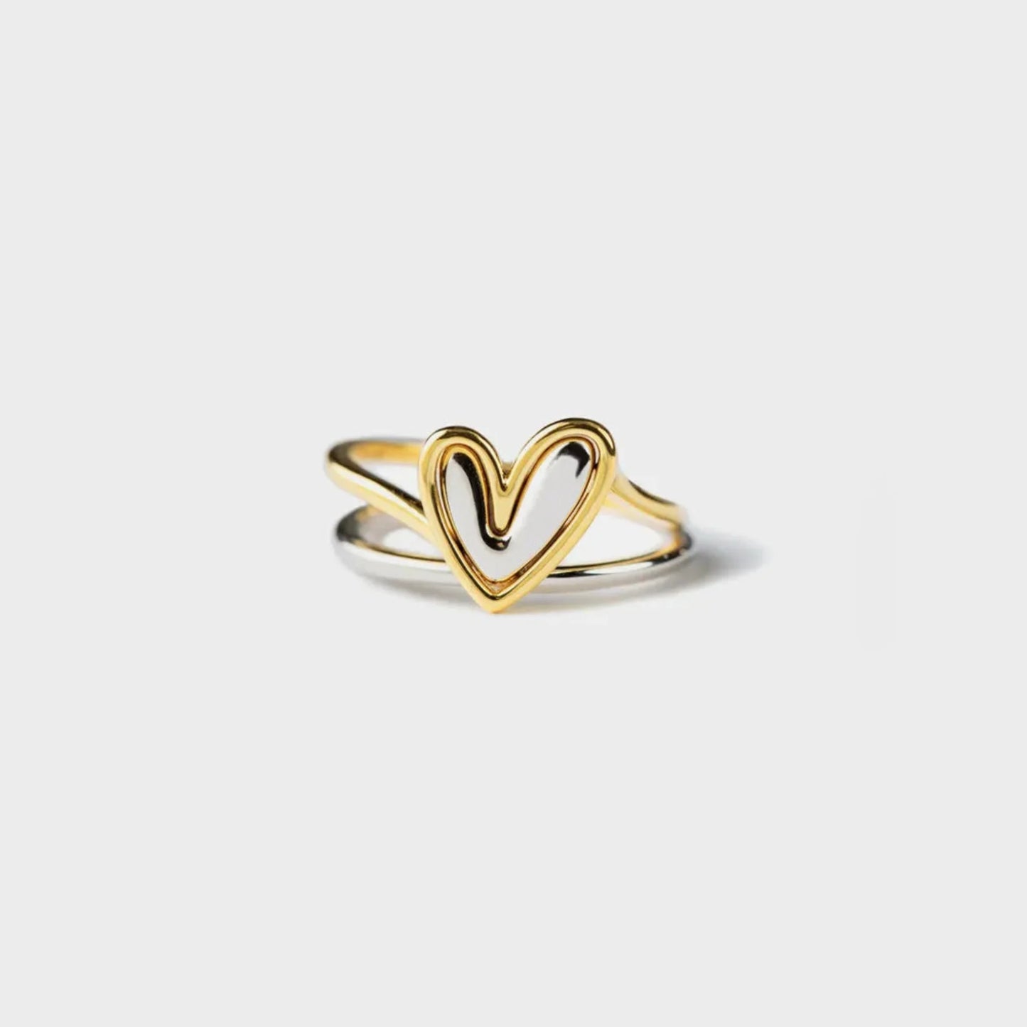 Vera Heart Ring
