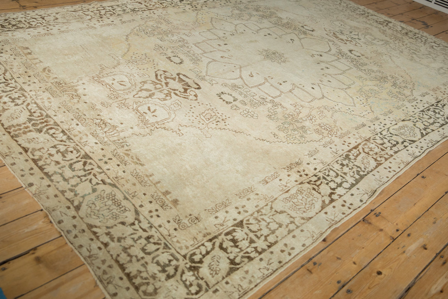 8x11 Antique Distressed Kerman Carpet