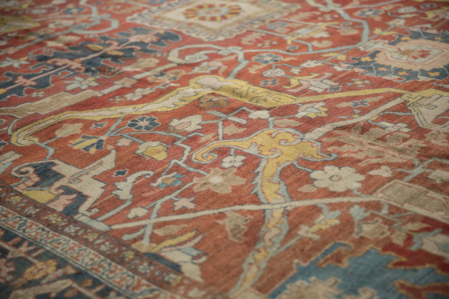 11.5x16.5 Antique Heriz Carpet