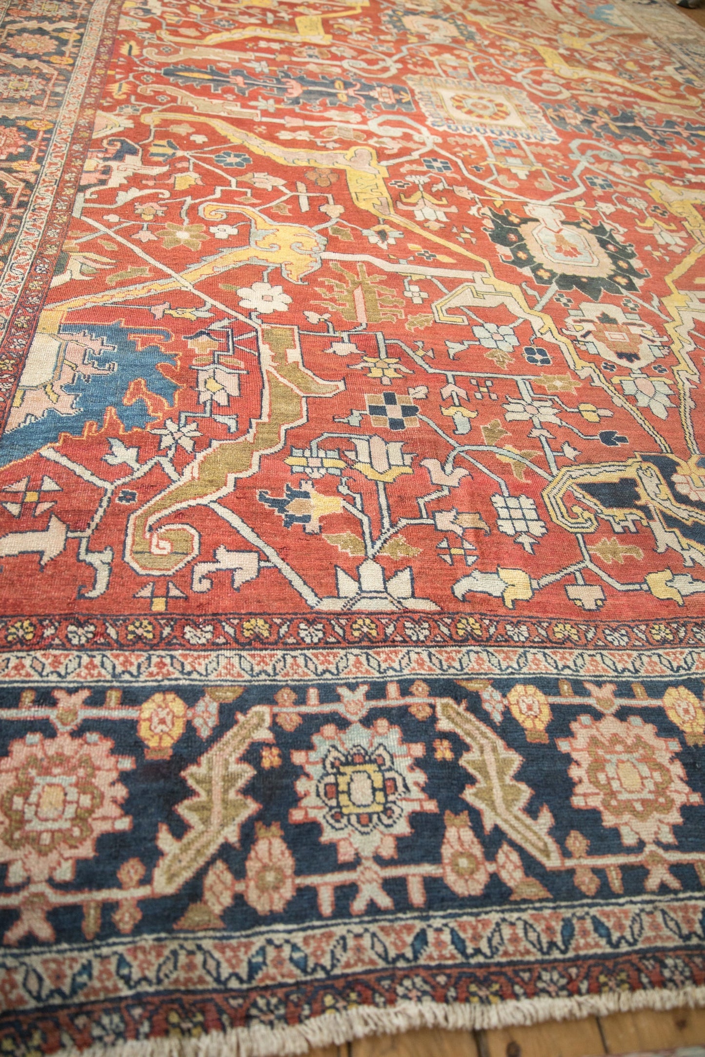 11.5x16.5 Antique Heriz Carpet