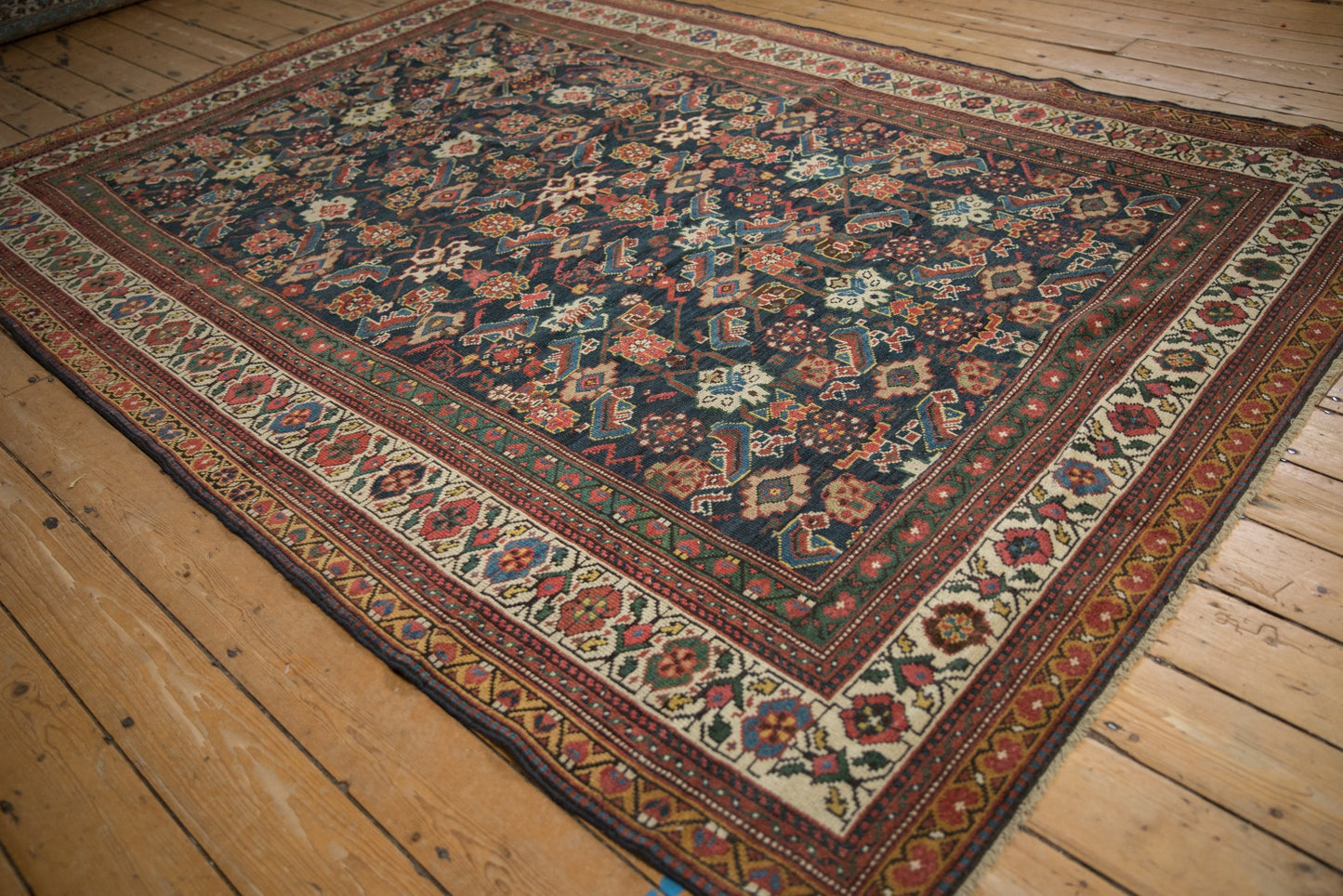 6.5x9 Antique Mahal Carpet