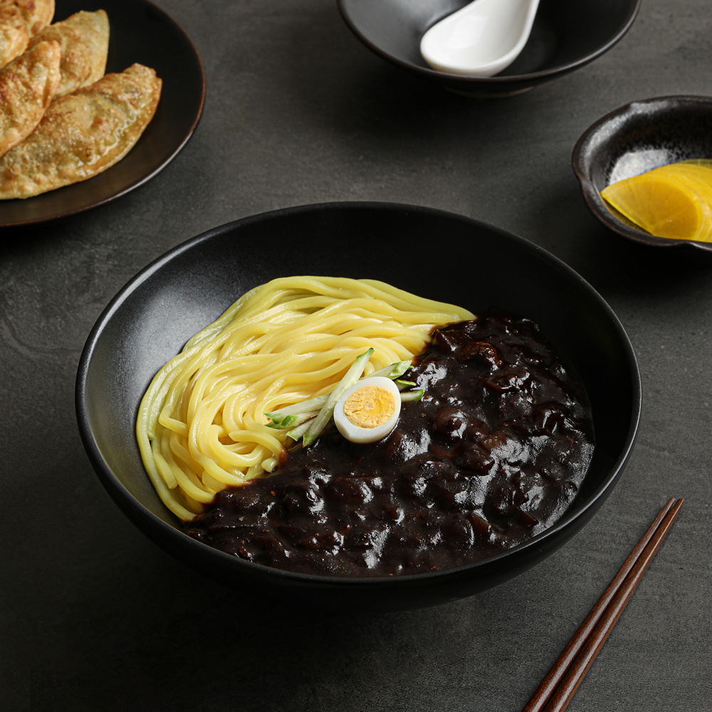 Hongya Jjajang (Noodles in Black Bean Sauce) - Concordia Style Boutique