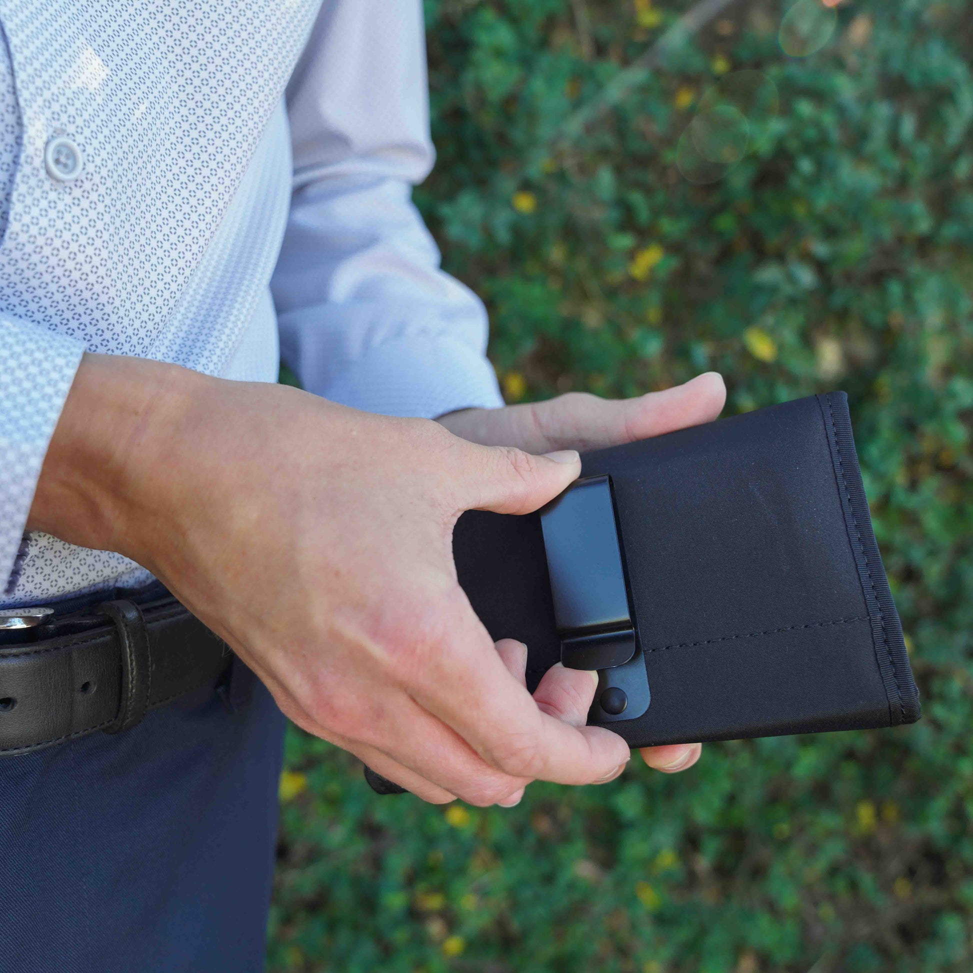 Cell Phone EMF Radiation Protection Holster - Concordia Style Boutique