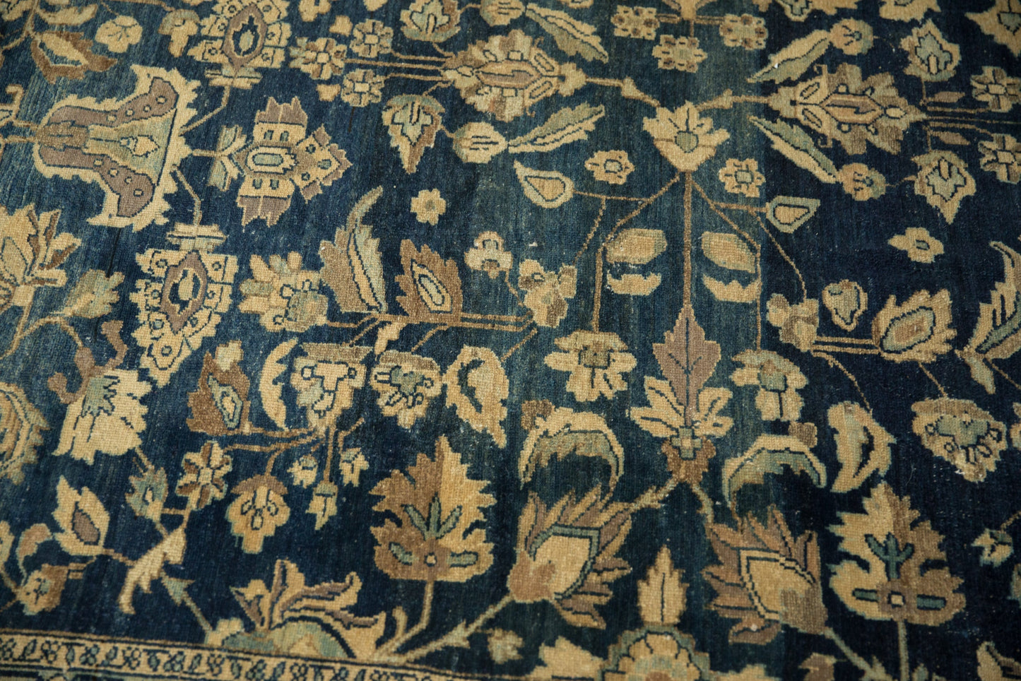 10.5x16.5 Vintage Distressed Tea Washed Lilihan Carpet