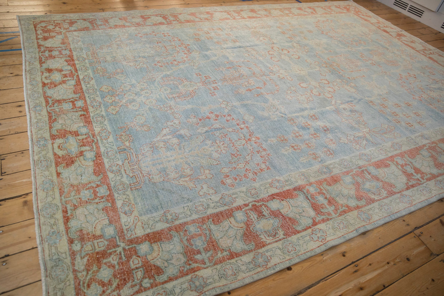 8.5x12 Vintage Distressed Mahal Carpet