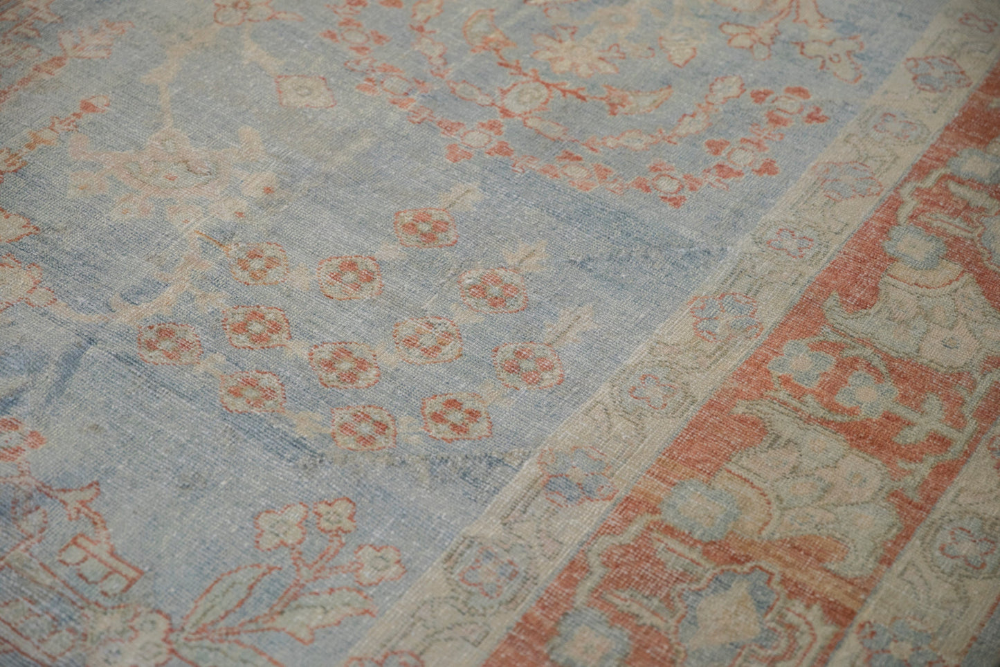 8.5x12 Vintage Distressed Mahal Carpet