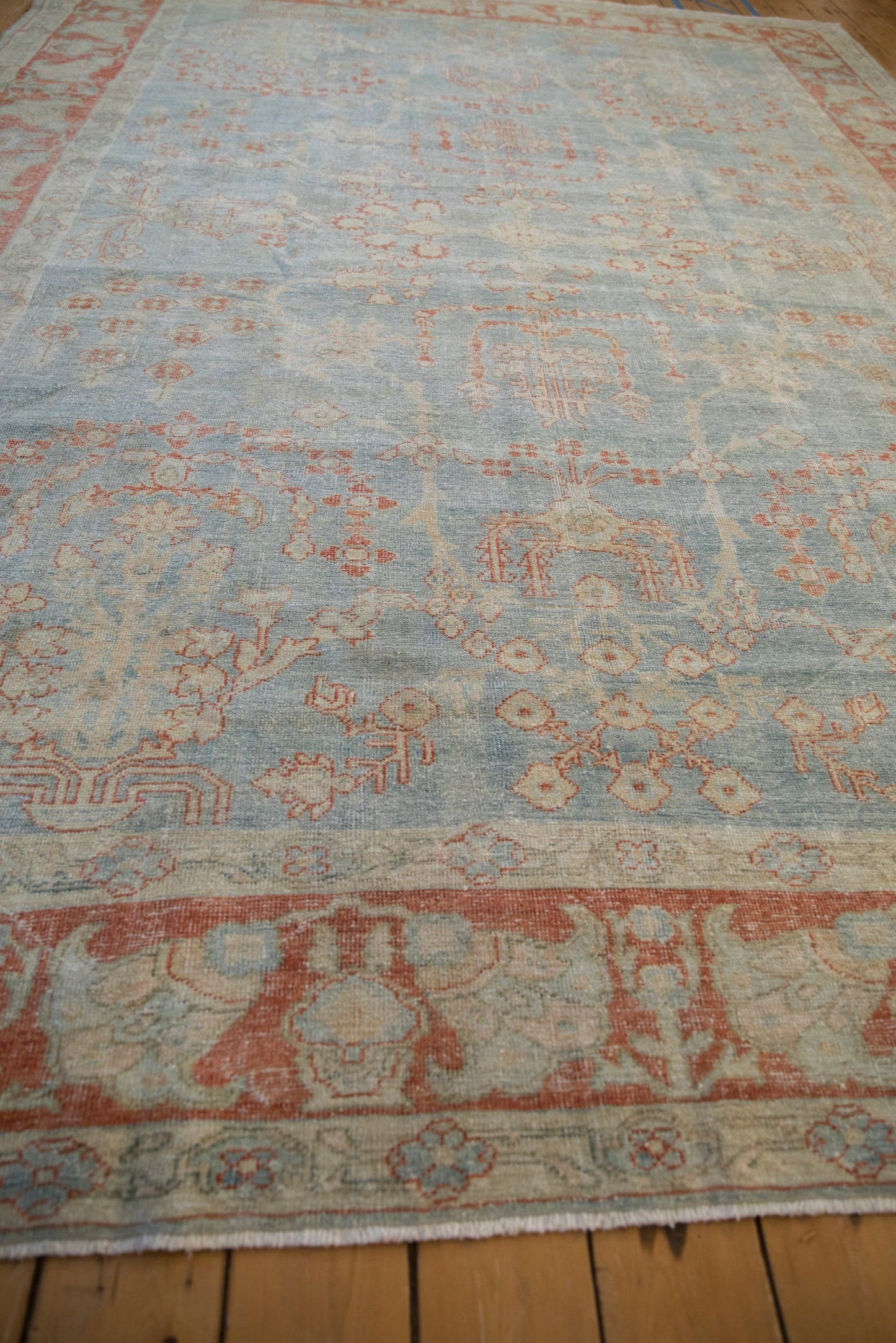 8.5x12 Vintage Distressed Mahal Carpet