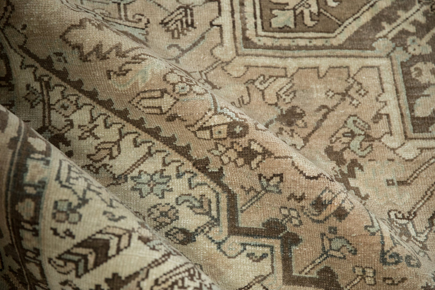 8x11 Vintage Distressed Mehrivan Carpet