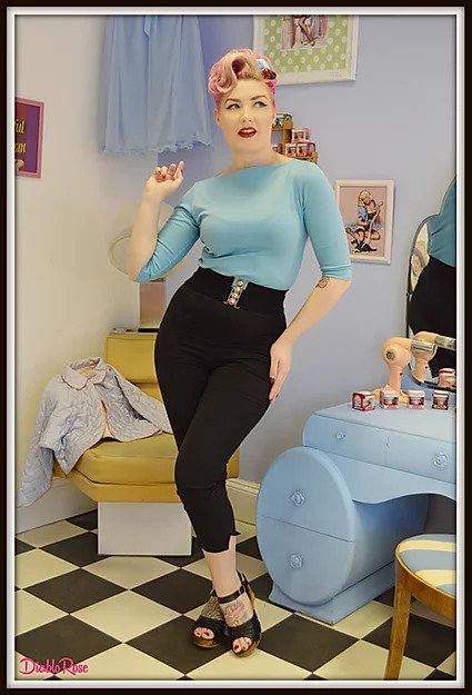 Souvenir/with Ankle Strap - in Black Leather - Concordia Style Boutique