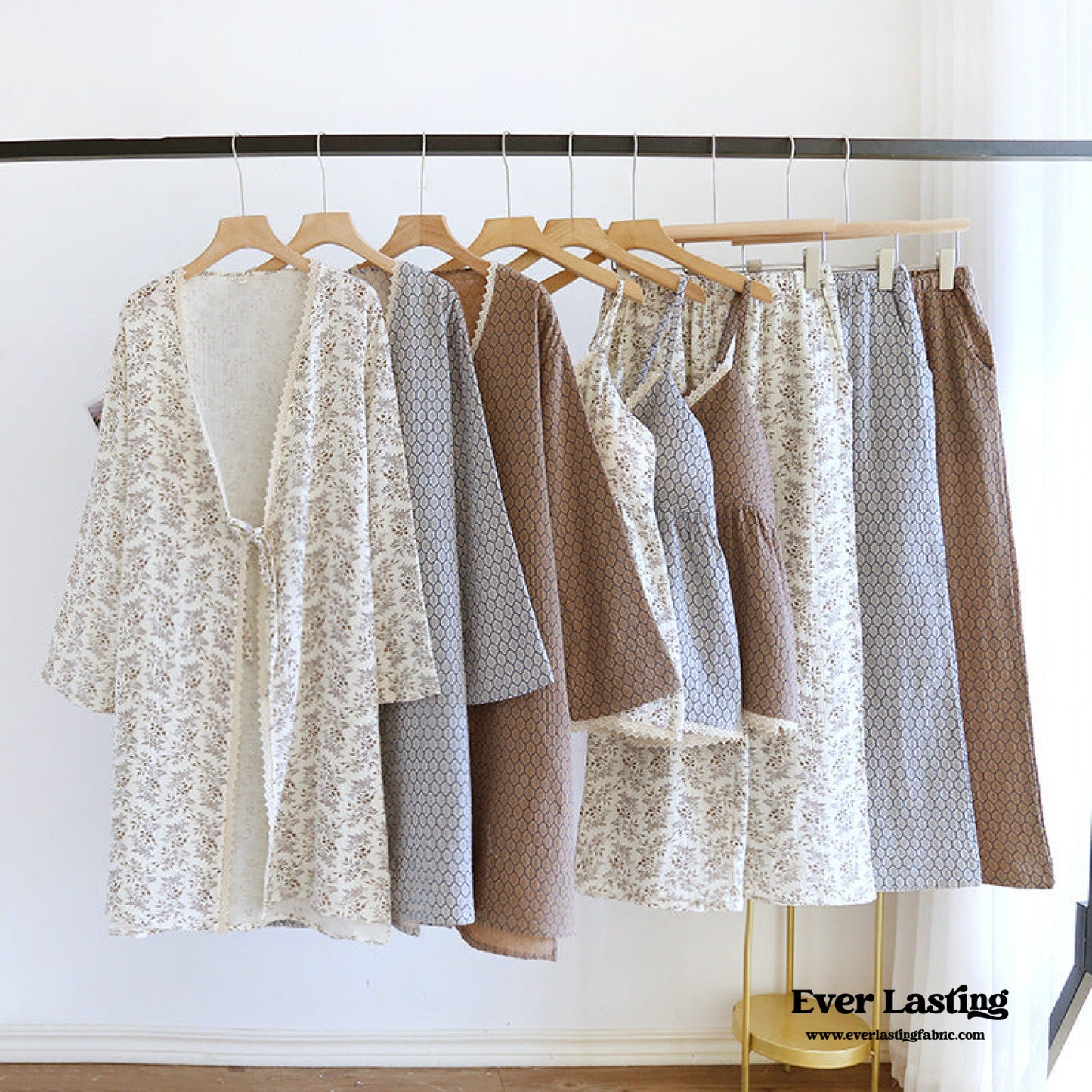 Floral V Tank and Long Pants with Cardigan Cotton Pajama Set / Blue